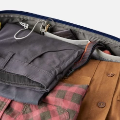 Best reviews of 🛒 YETI Crossroads® 60L Duffel 👏 -Cheap Stonelain Store 200642 Details Studio YETI 1H21 Bags 60L Duffel Navy Detail 00600 Desktop Square 1800x1800 P6