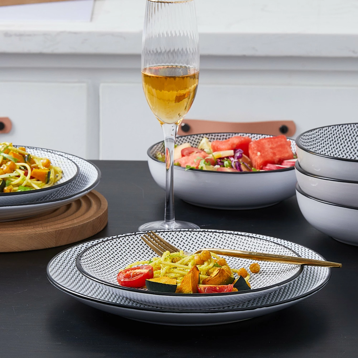 Budget ๐งจ Stone Lain Daisy Stoneware Dinnerware Set - White And Black ๐ 5 Budget ๐งจ Stone Lain Daisy Stoneware Dinnerware Set - White And Black ๐ - Image 5